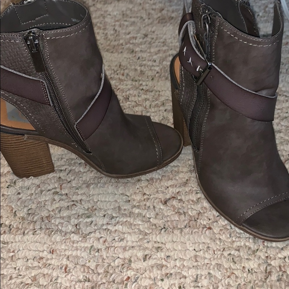 PERFECT Dolce Vida open toe heels
